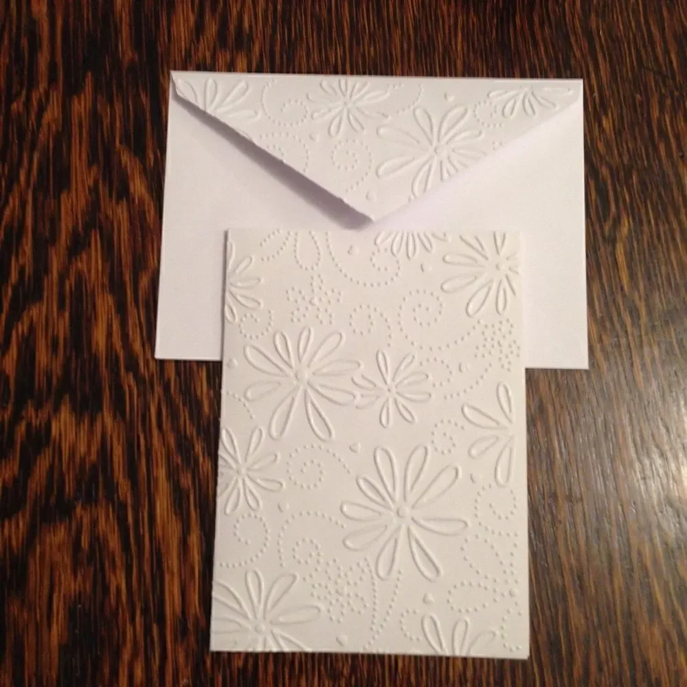 ‎5 Handmade embossed blank white greeting cards